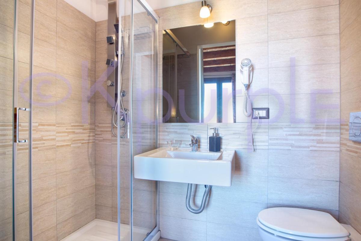 Le Api Hotel Cagliari Buitenkant foto