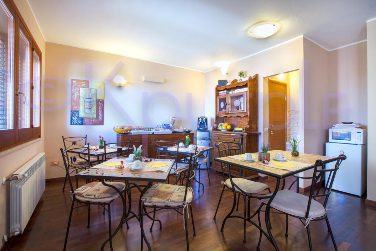 Le Api Hotel Cagliari Buitenkant foto