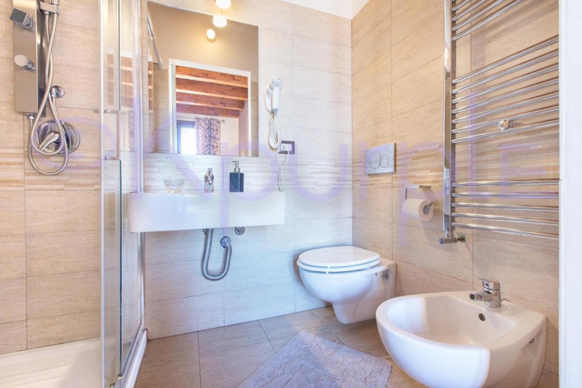Le Api Hotel Cagliari Buitenkant foto