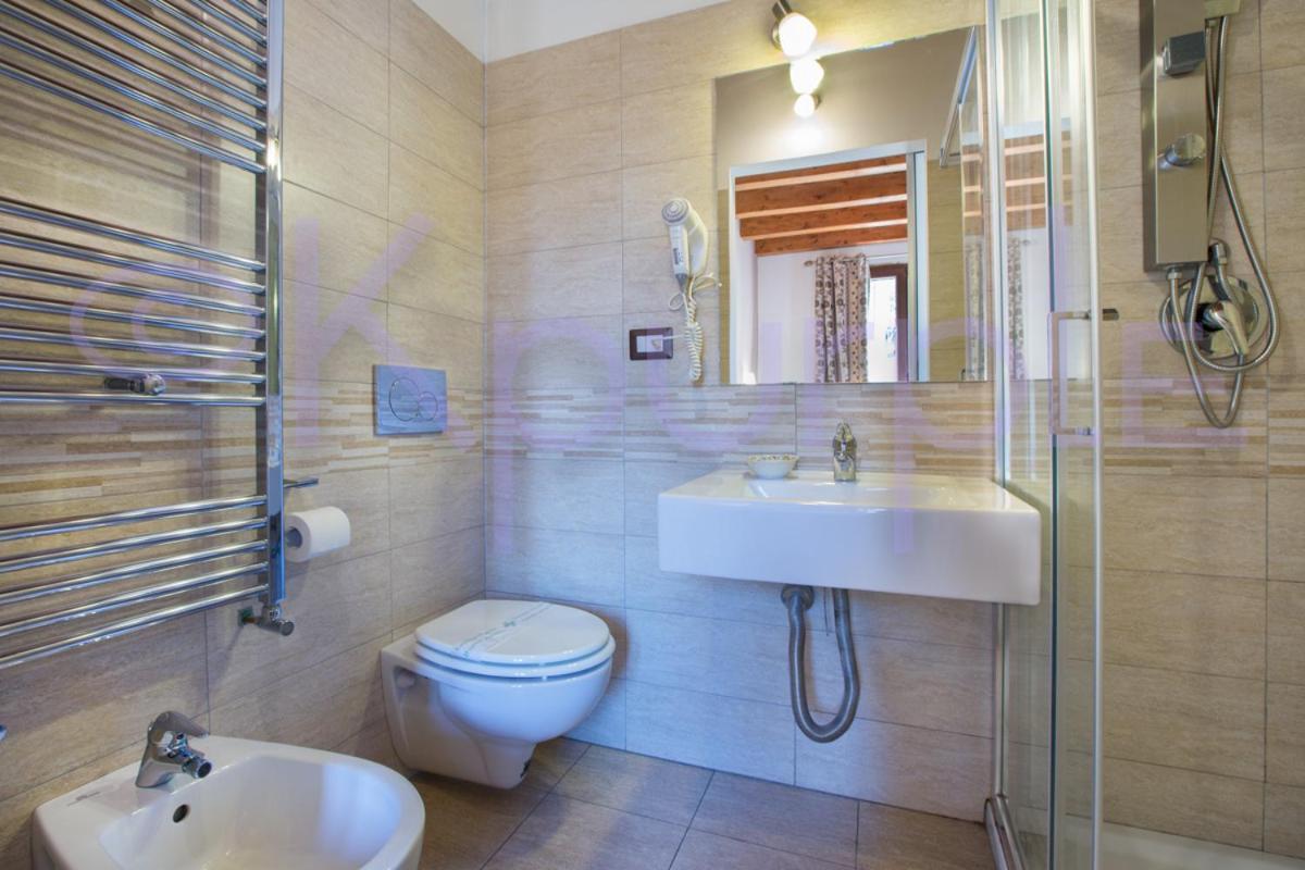 Le Api Hotel Cagliari Buitenkant foto