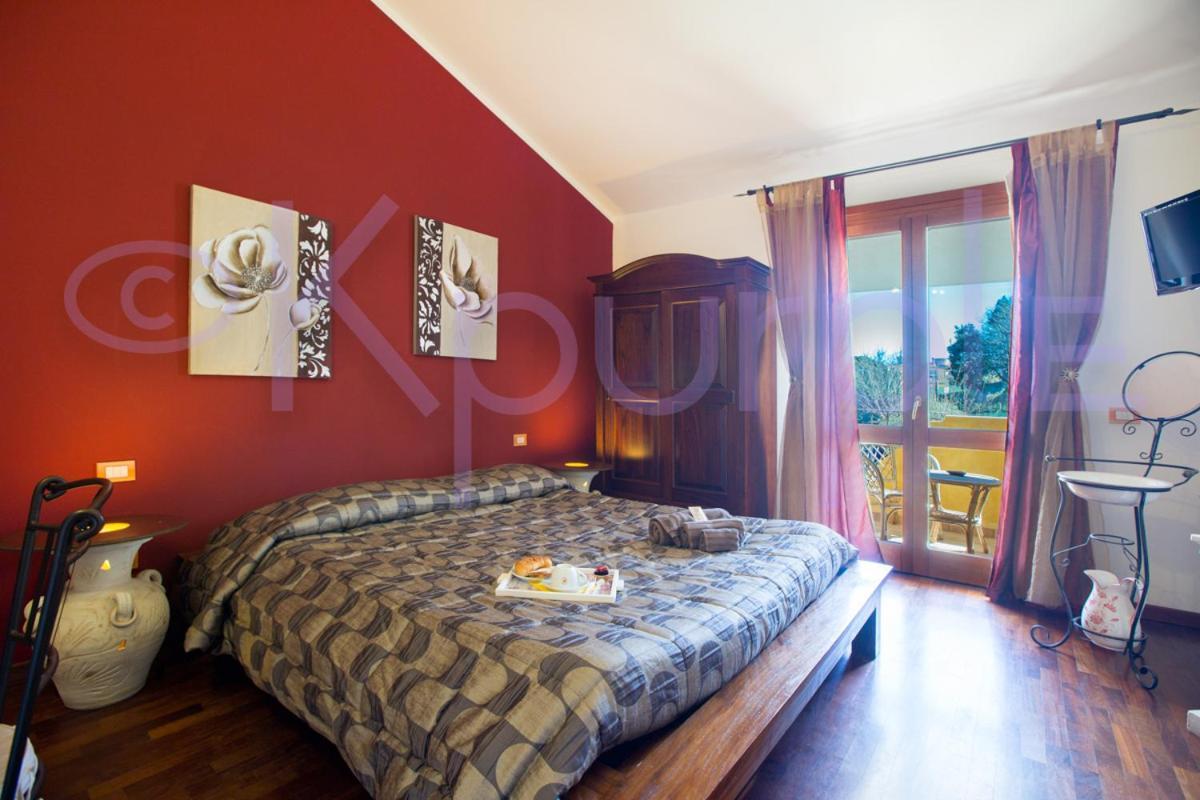 Le Api Hotel Cagliari Buitenkant foto